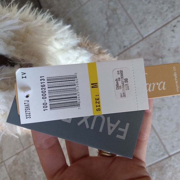 Faux Fur Vest - Picture 3 of 5